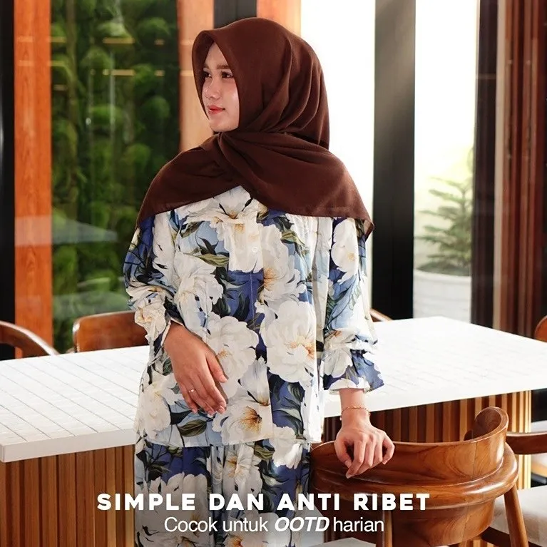 Foto Tambahan Setelan Celana Panjang Motif Kekinian Busui Friendly