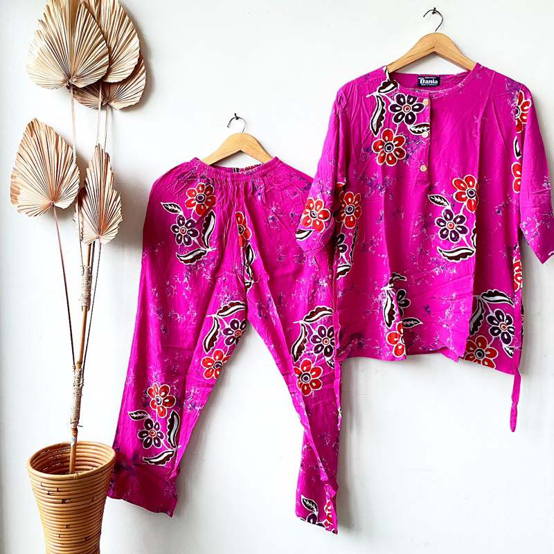 Varian Merah Muda